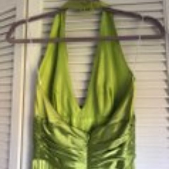 🌎A*B*S by Allen Schwartz || Chartreuse satin halter cocktail dress - Picture 9 of 9